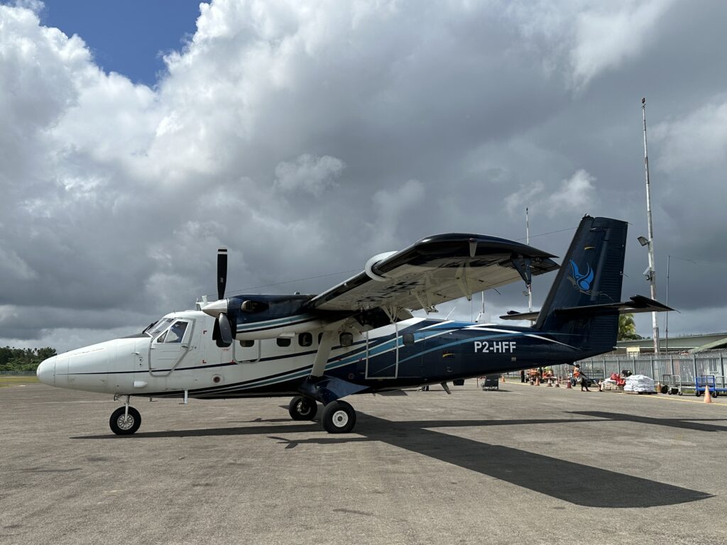 DHC6-300 Twin Otter P2-HFF in Kiunga PNG